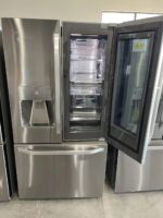 24 cu. ft. Smart wi-fi Enabled InstaView Door-in-Door Counter-Depth Refrigerator with Craft Ice Maker|LG STUDIO - Image 3