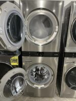 Single Unit Front Load LG WashTower with Center Control 4.5 cu. ft. Washer and 7.4 cu. ft. Electric Dryer - Image 3